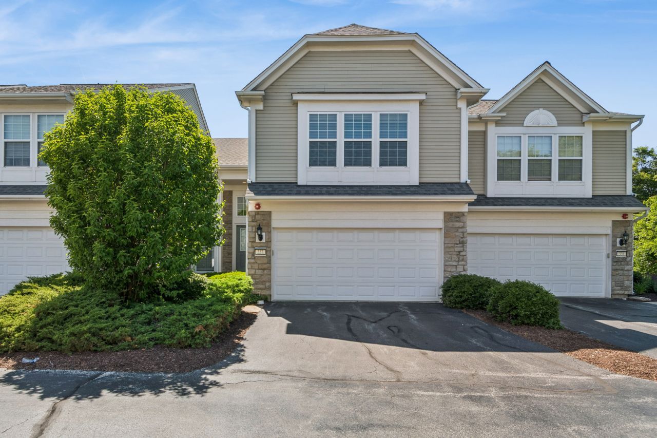 337 Devoe Drive , Unit 337, Oswego, IL 60543 Main Photo