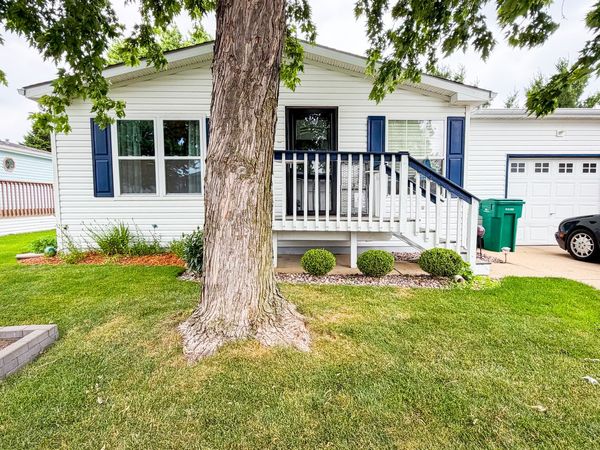 242 Meadowlark Lane , Sandwich, IL 60548