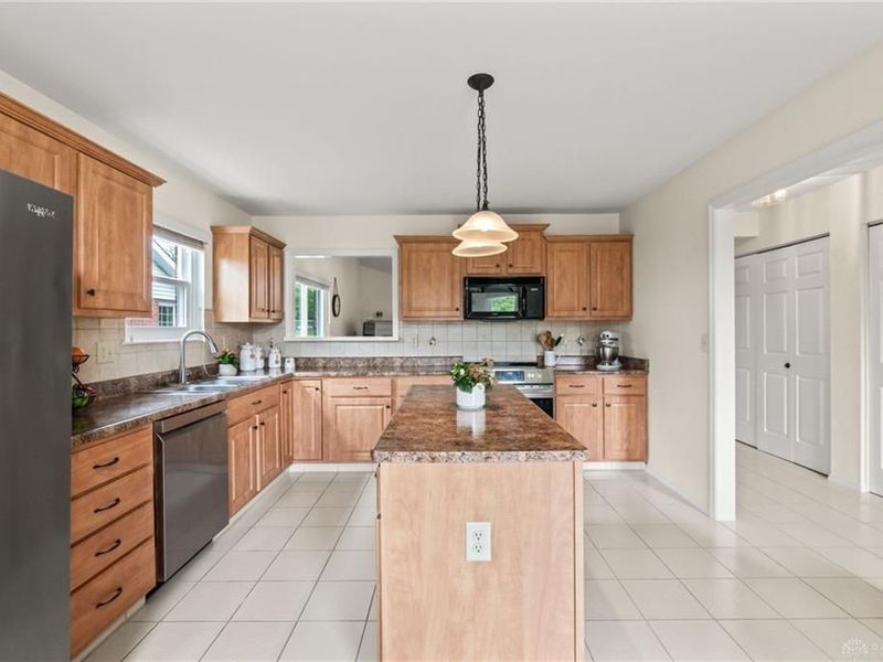 8317 Timber Walk Court, Huber Heights, OH 45424 Photo 7
