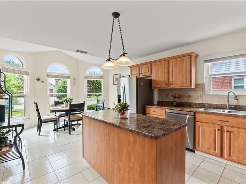 8317 Timber Walk Court, Huber Heights, OH 45424 Photo 9