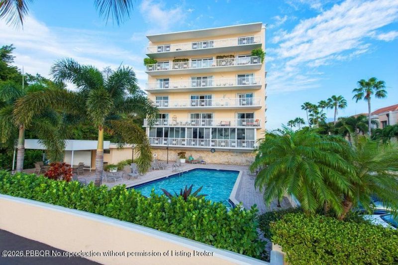250 Bradley Place, Unit 408, Palm Beach, FL 33480 Photo