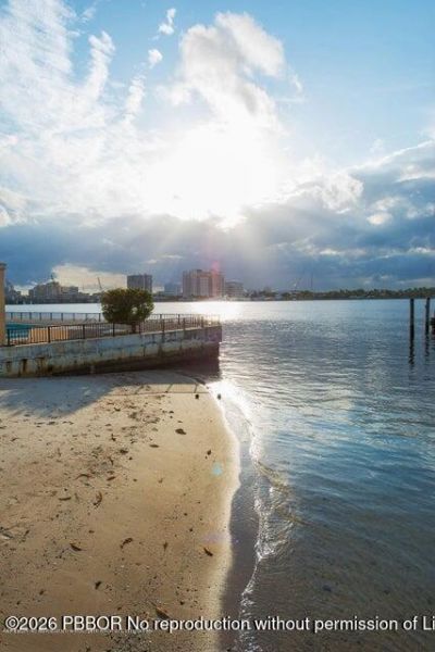 250 Bradley Place, Unit 408, Palm Beach, FL 33480 Photo