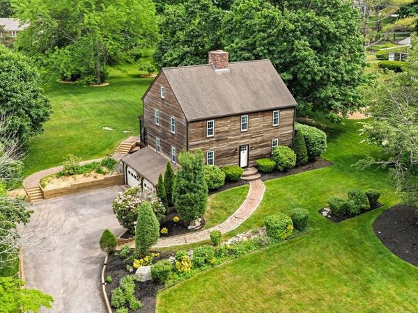 19 Old Bridge Rd, Hanover, MA 02339