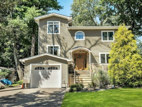 237 Cedar Ln, River Vale, NJ 07675