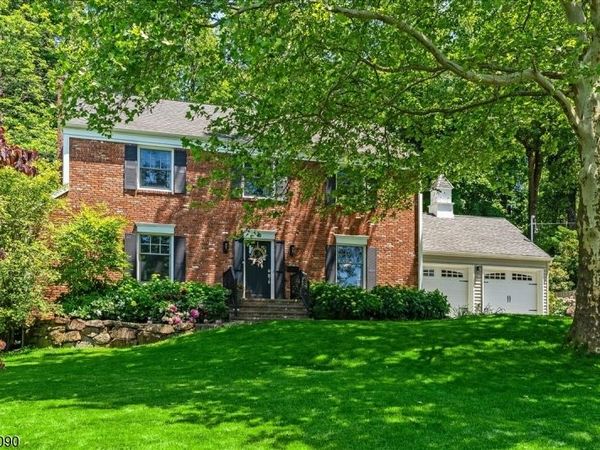22 Ridge Dr W., Berkeley Heights, NJ 07922