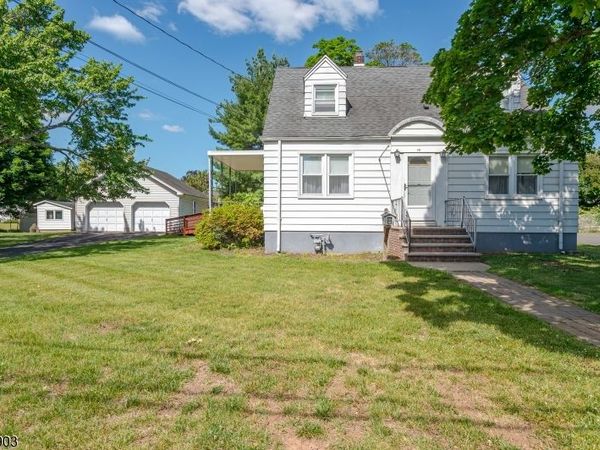 137 Valpeck Ave, Raritan, NJ 08869