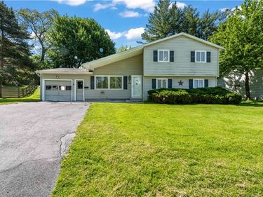 250 Lake Shore Boulevard Extension, Rochester, NY 14617