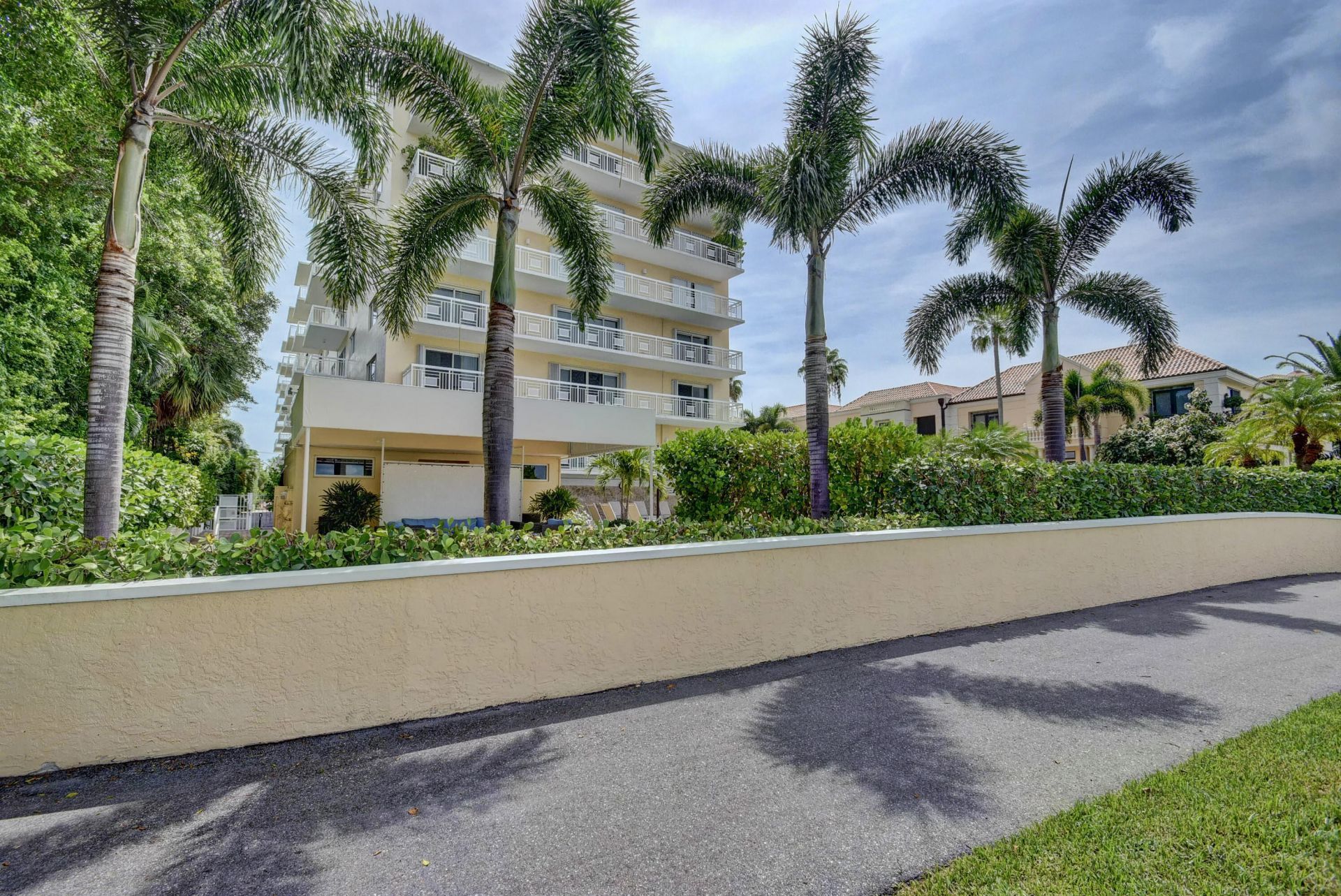 250 Bradley Place, Unit 408, Palm Beach, FL 33480 Photo