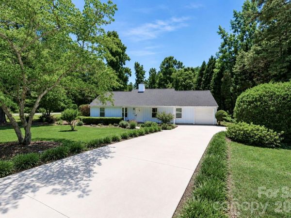 105 Lake Top Lane, Statesville, NC 28677