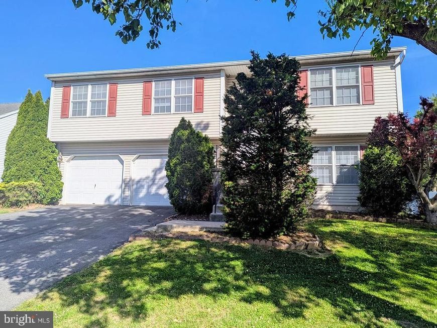 16 Dogwood Drive , Wernersville, PA 19565 Main Photo