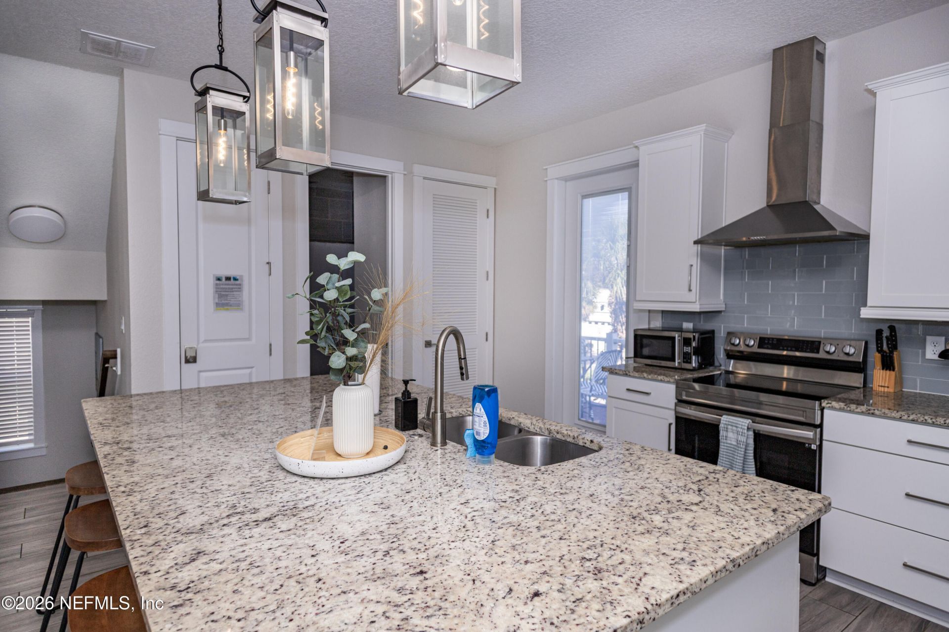 215-217 N 12th Avenue, Jacksonville Beach, FL 32250 Photo