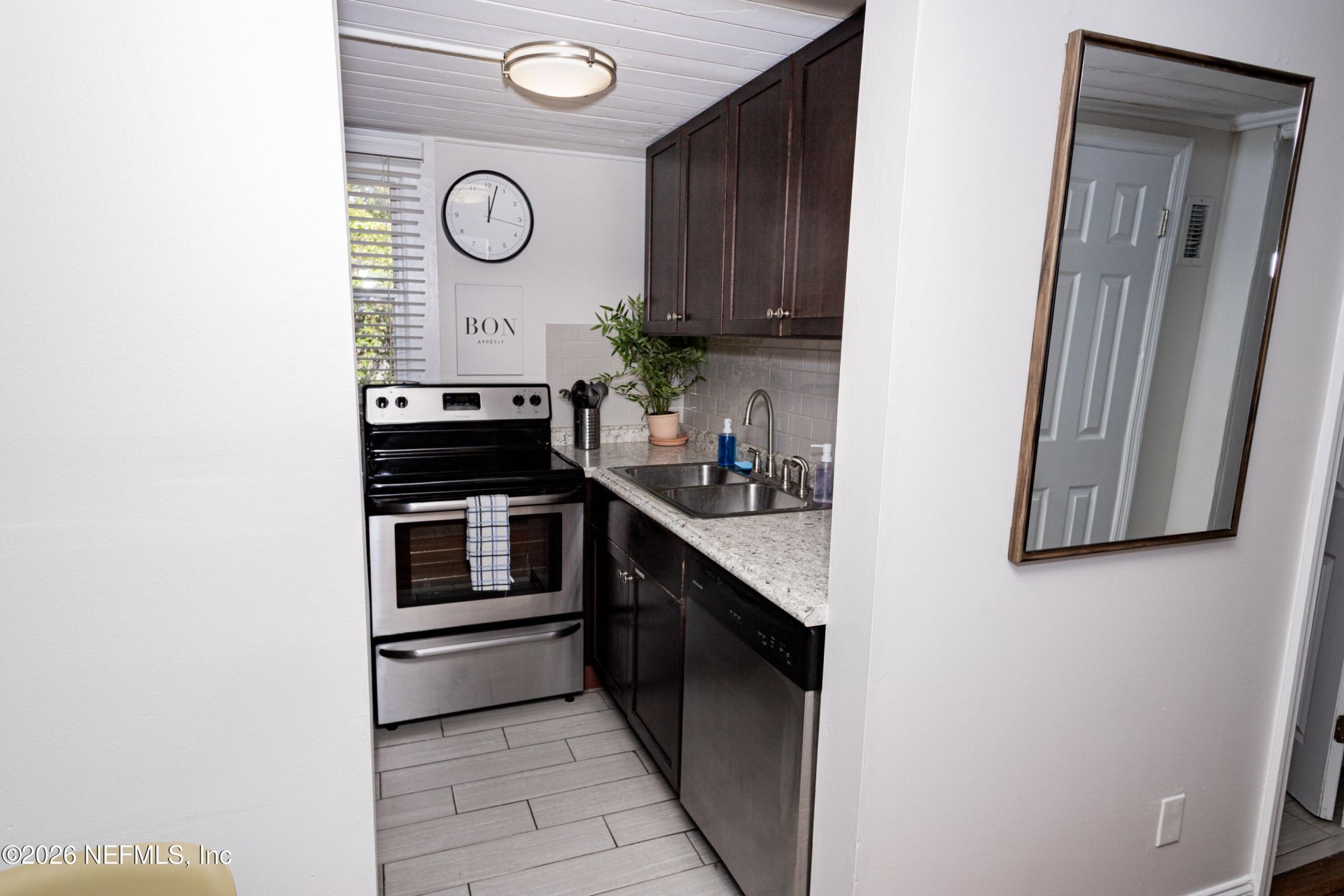 215-217 N 12th Avenue, Jacksonville Beach, FL 32250 Photo