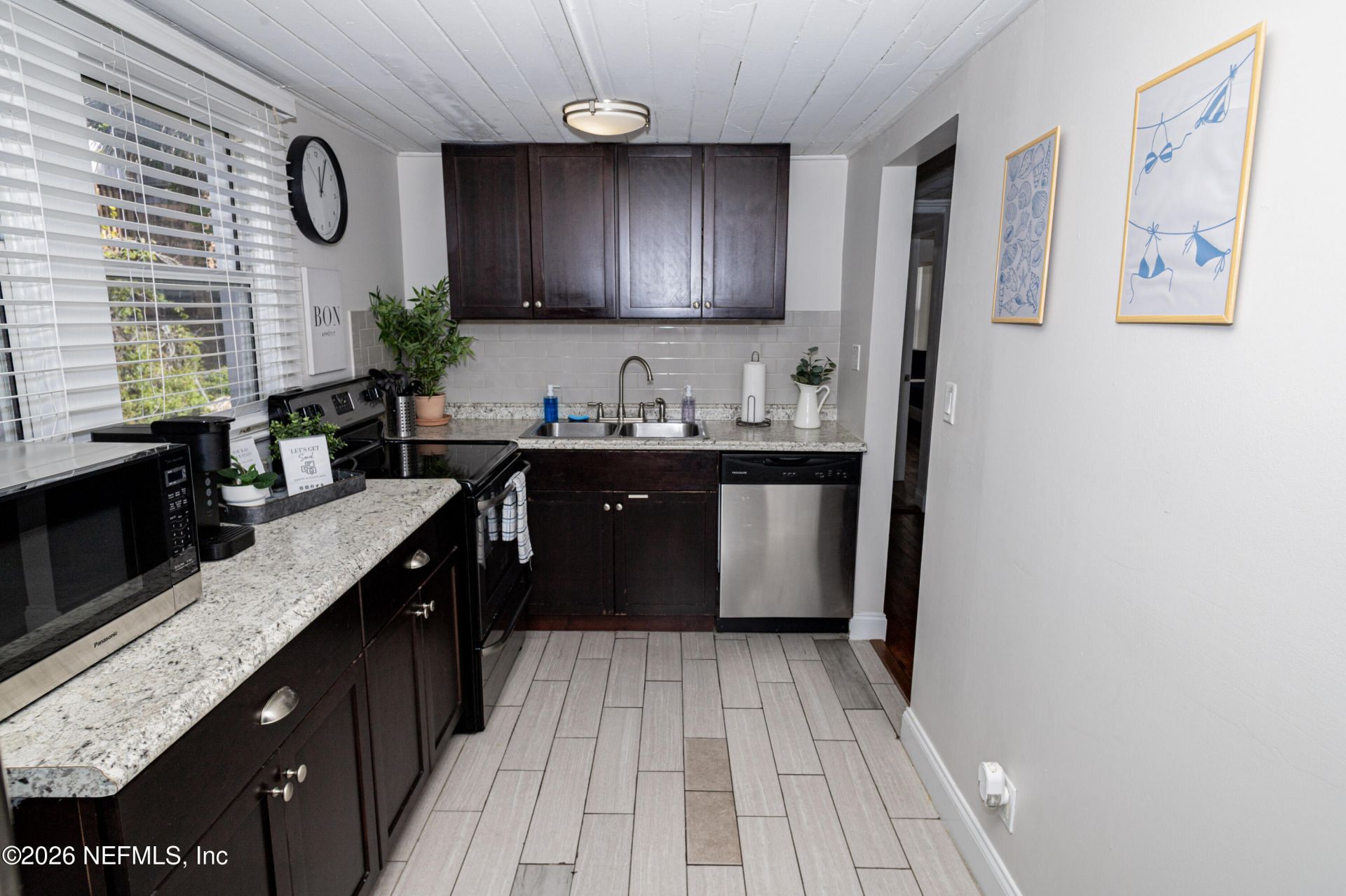 215-217 N 12th Avenue, Jacksonville Beach, FL 32250 Photo