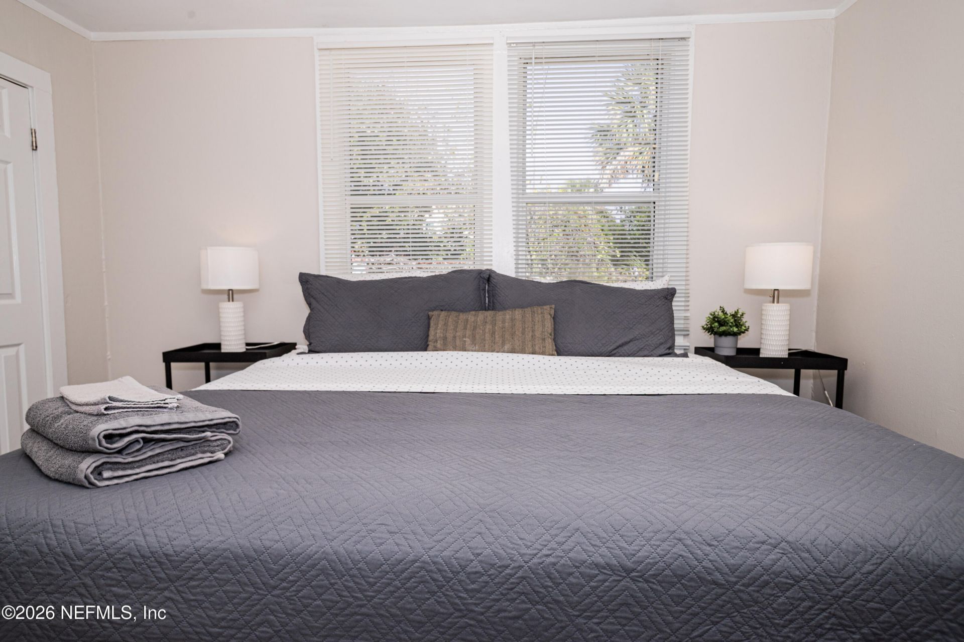 215-217 N 12th Avenue, Jacksonville Beach, FL 32250 Photo