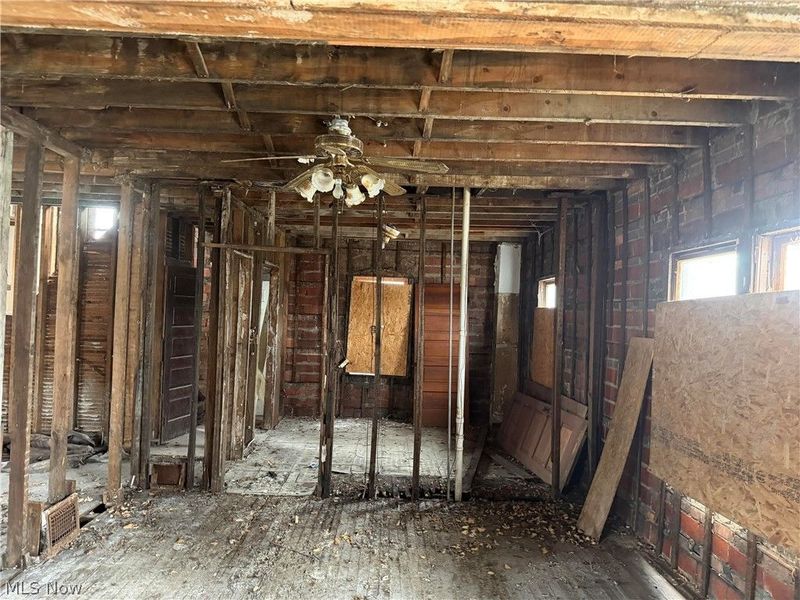 9702 Parkview Avenue , Cleveland, OH 44104 Photo 11