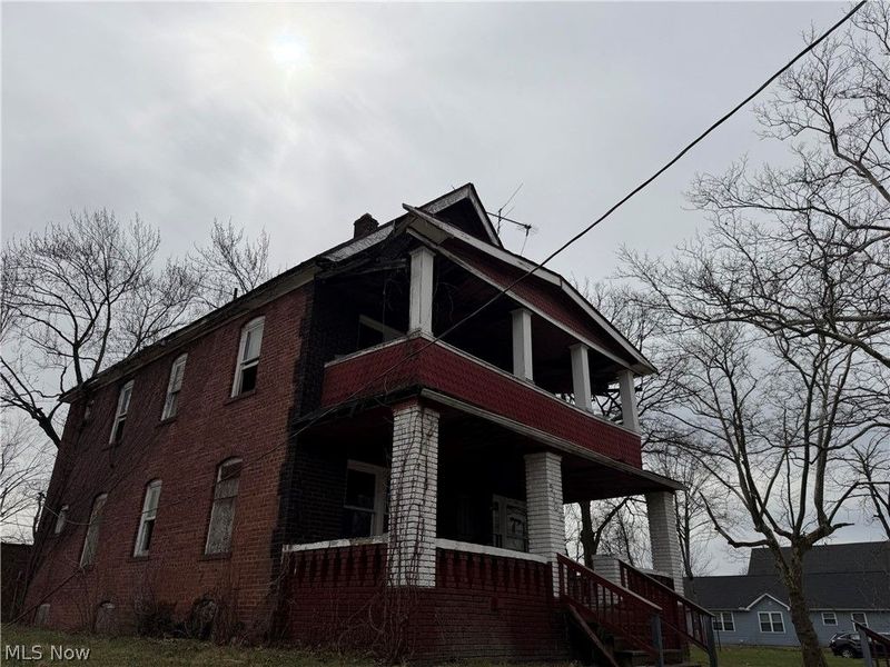 9702 Parkview Avenue , Cleveland, OH 44104 Photo 3