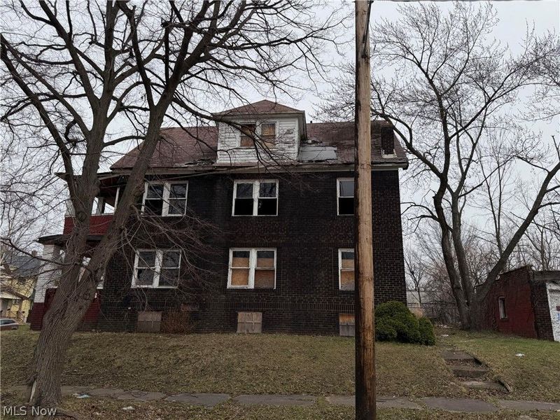 9702 Parkview Avenue , Cleveland, OH 44104 Photo 6