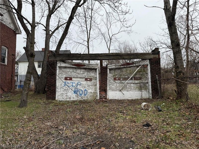 9702 Parkview Avenue , Cleveland, OH 44104 Photo 7