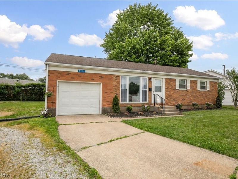 3816 Root Avenue NE, Canton, OH 44705 Photo 3