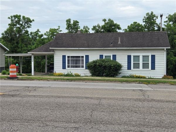 208 W Main Street , New Concord, OH 43762