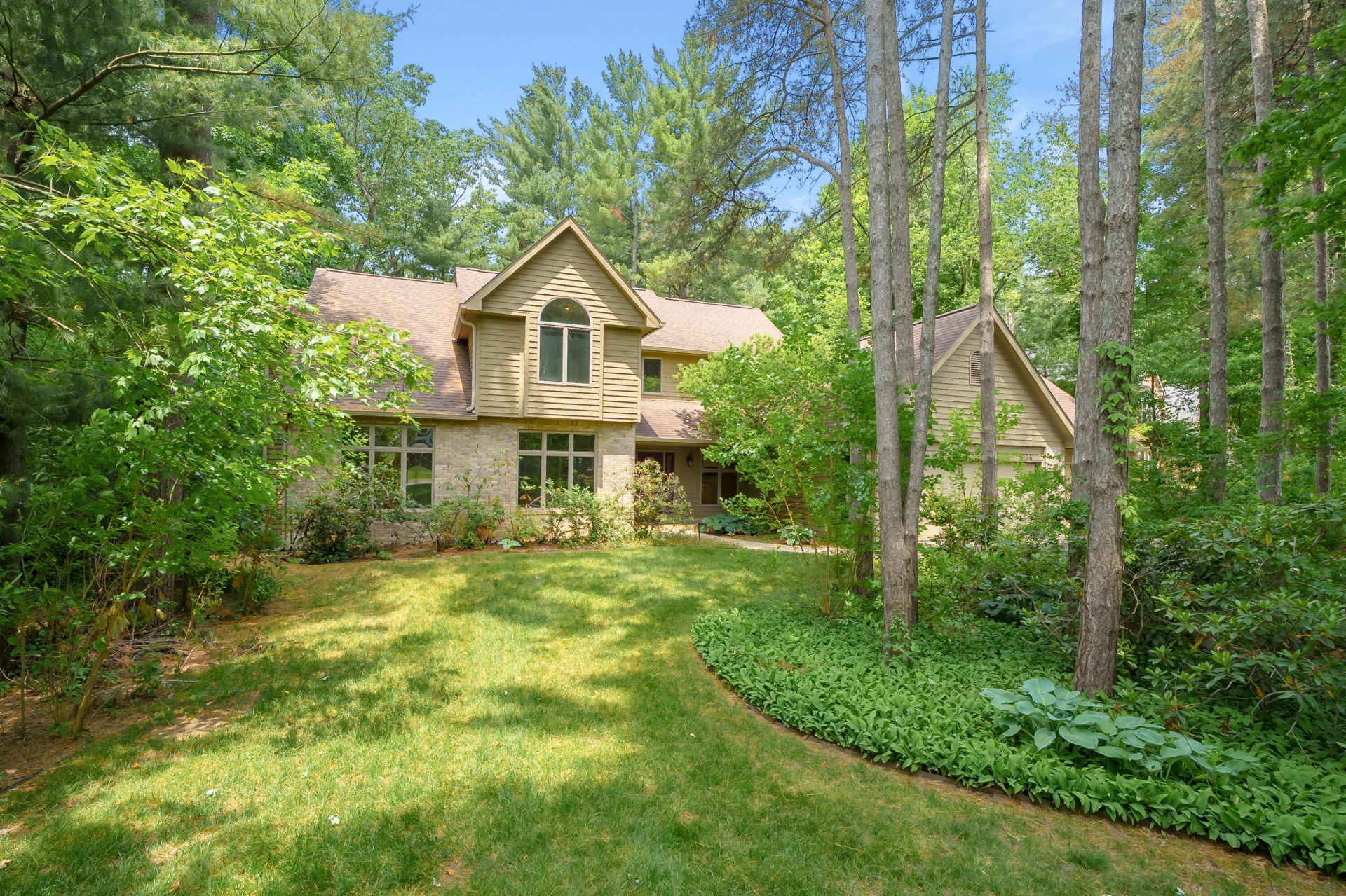 5434 Saddle Club Drive, Kalamazoo, MI 49009 Main Photo