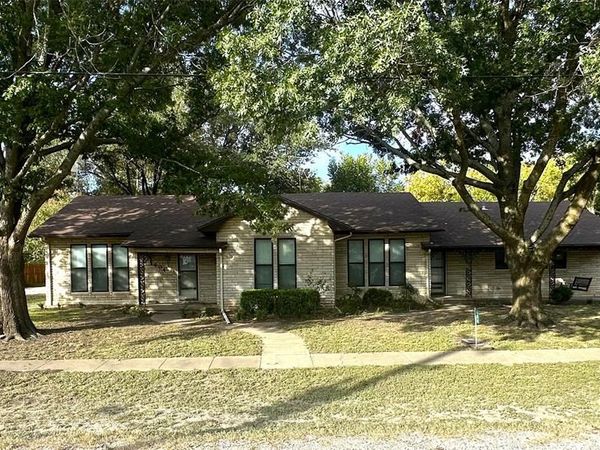 604 Harrel Avenue, Bynum, TX 76631