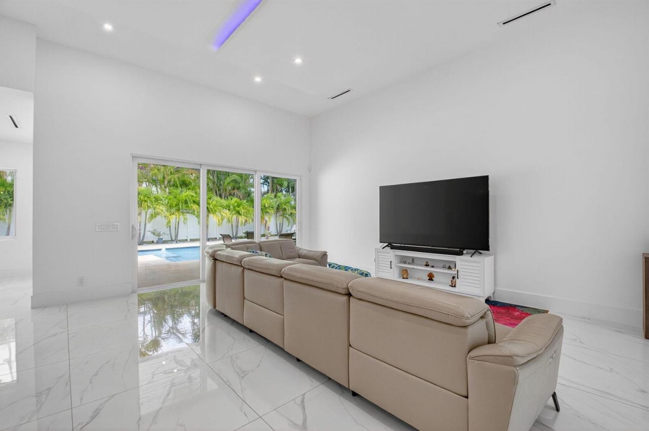 711 NE 6th Street , Boca Raton, FL 33432 Photo