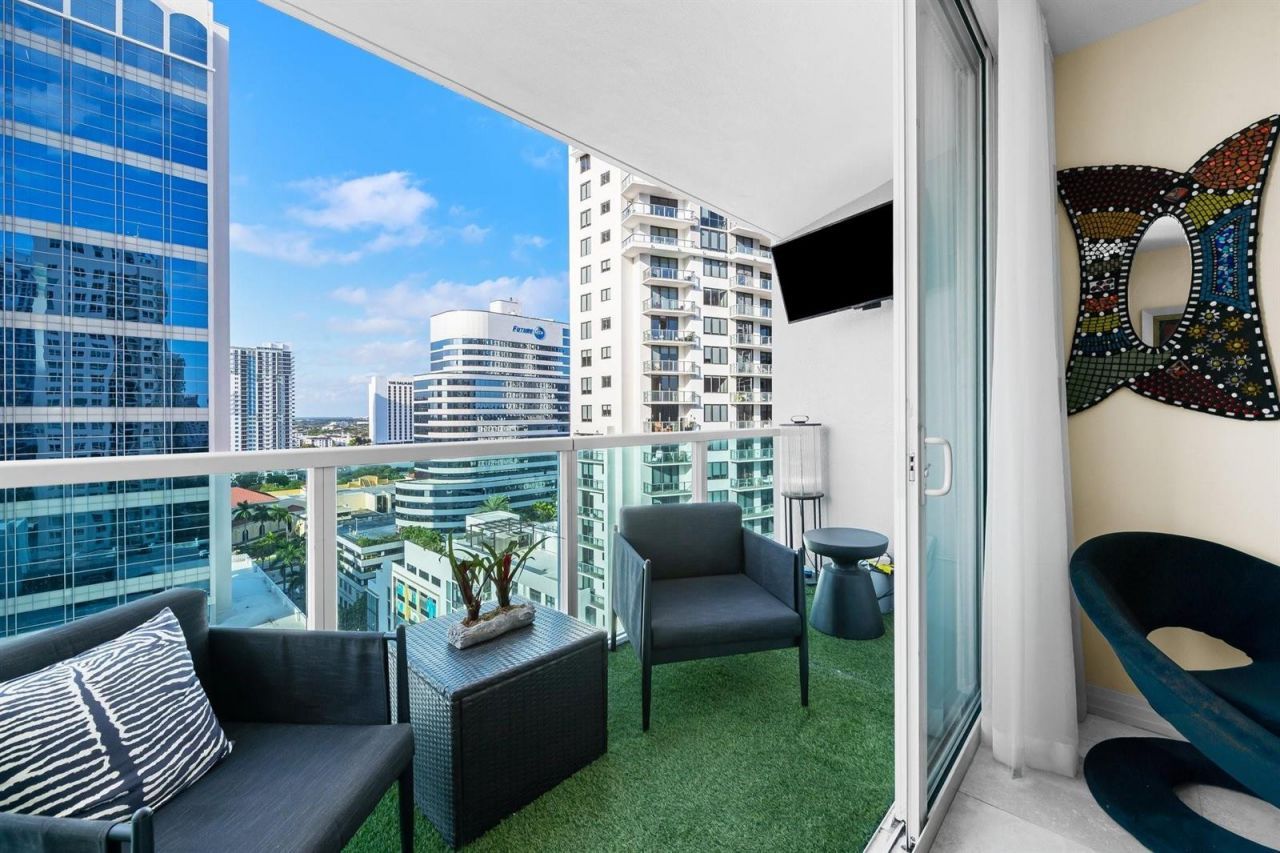 350 SE 2nd Street , Unit 1870, Fort Lauderdale, FL 33301 Photo