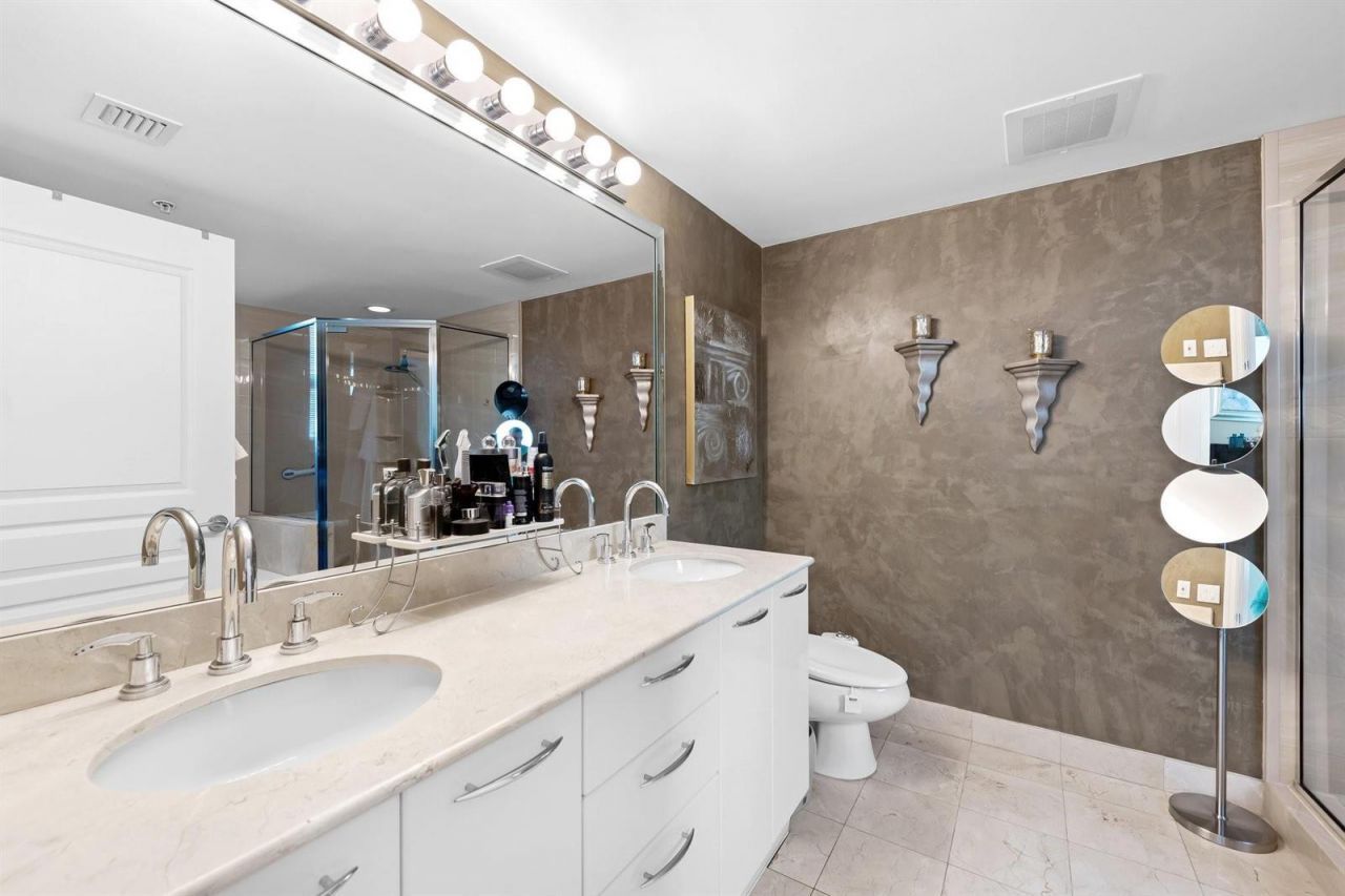 350 SE 2nd Street , Unit 1870, Fort Lauderdale, FL 33301 Photo