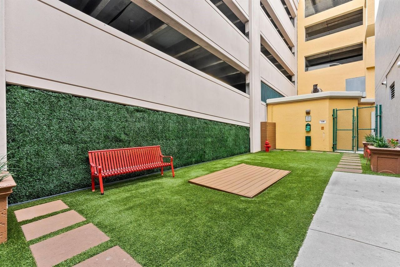 350 SE 2nd Street , Unit 1870, Fort Lauderdale, FL 33301 Photo