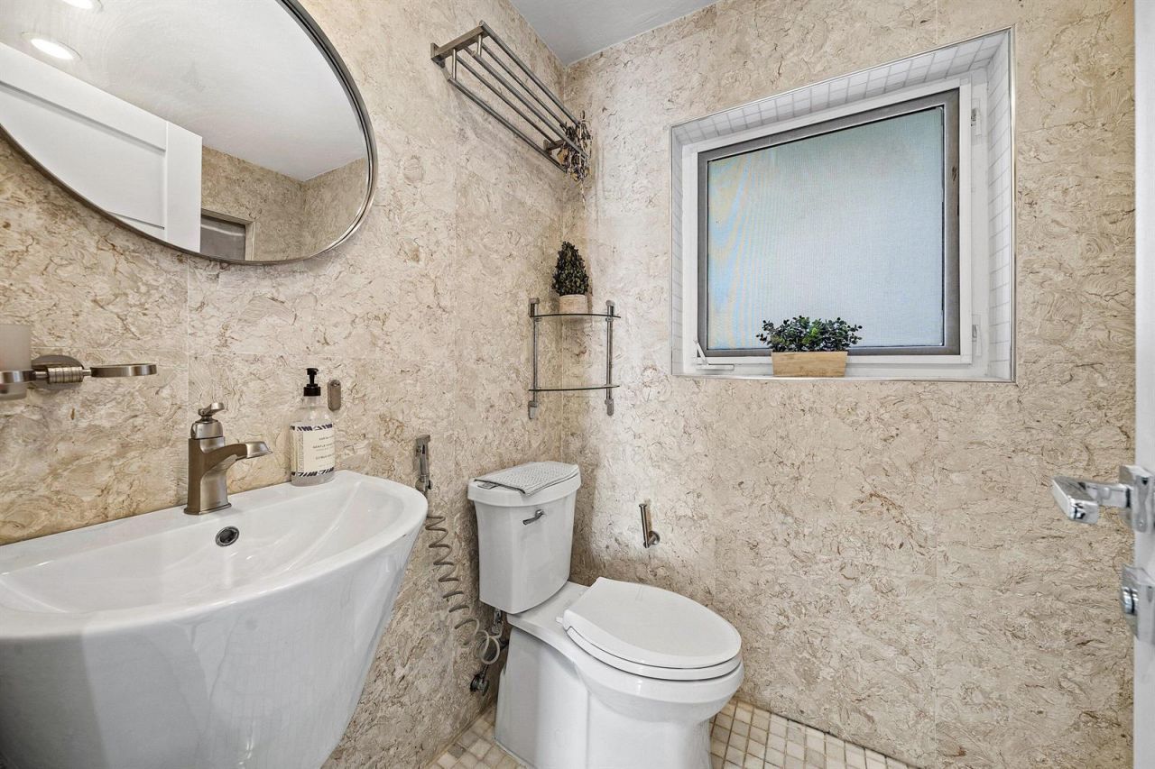 5920 NE 21st Road , Fort Lauderdale, FL 33308 Photo