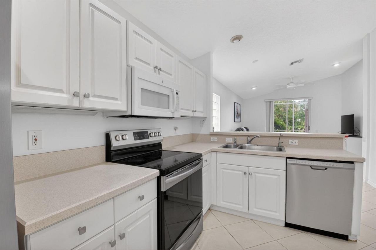5304 Wycombe Avenue , Boynton Beach, FL 33437 Photo