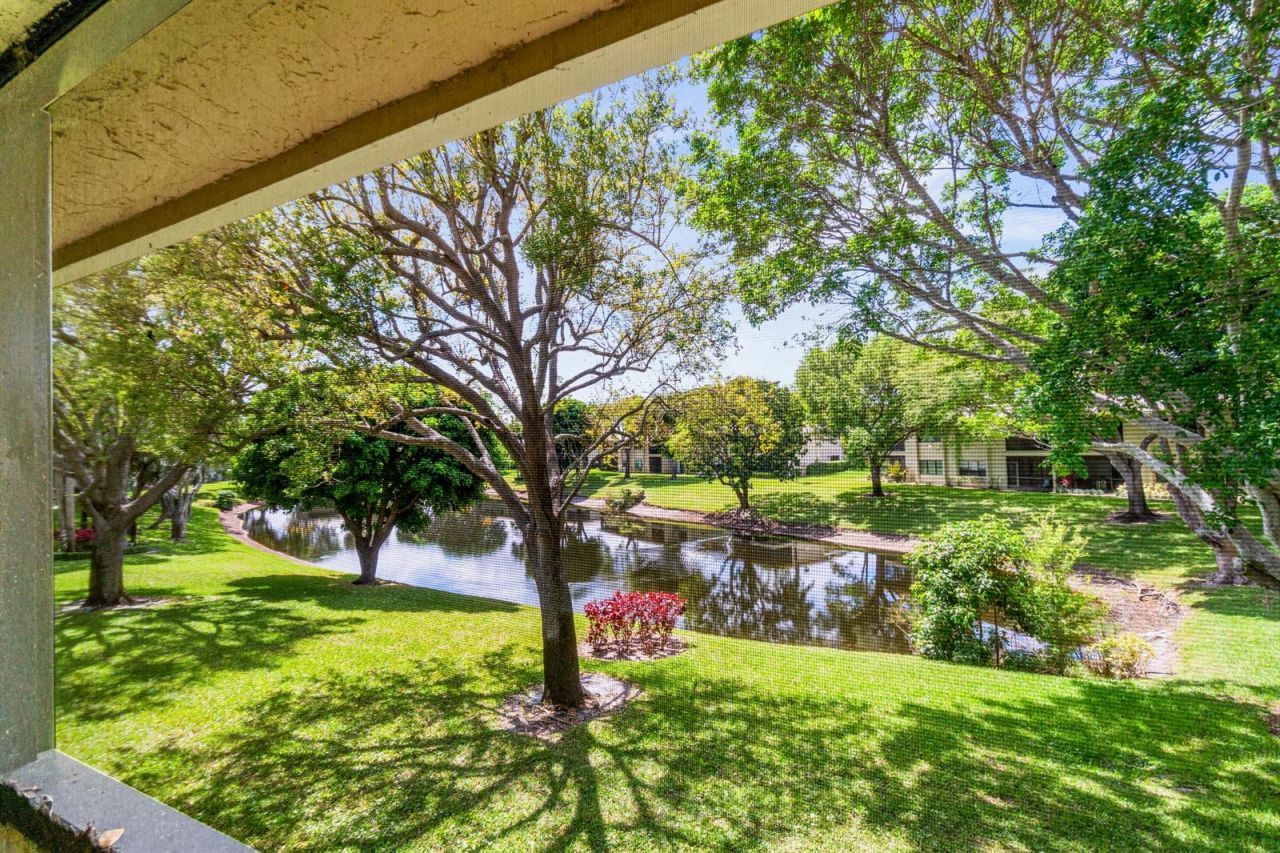 46 Stratford Lane W, Unit D, Boynton Beach, FL 33436 Photo
