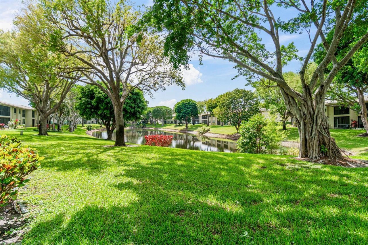 46 Stratford Lane W, Unit D, Boynton Beach, FL 33436 Photo