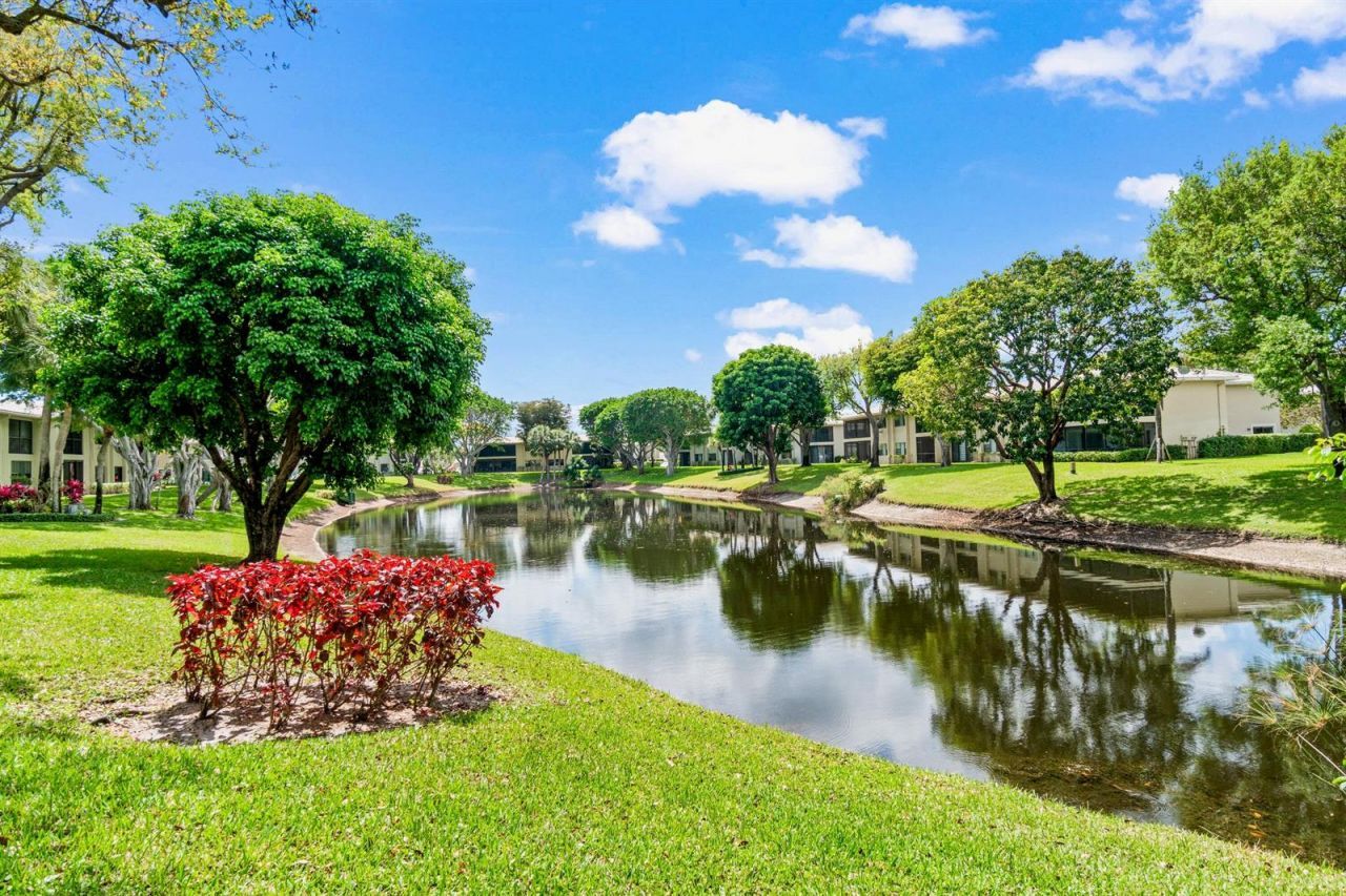 46 Stratford Lane W, Unit D, Boynton Beach, FL 33436 Photo