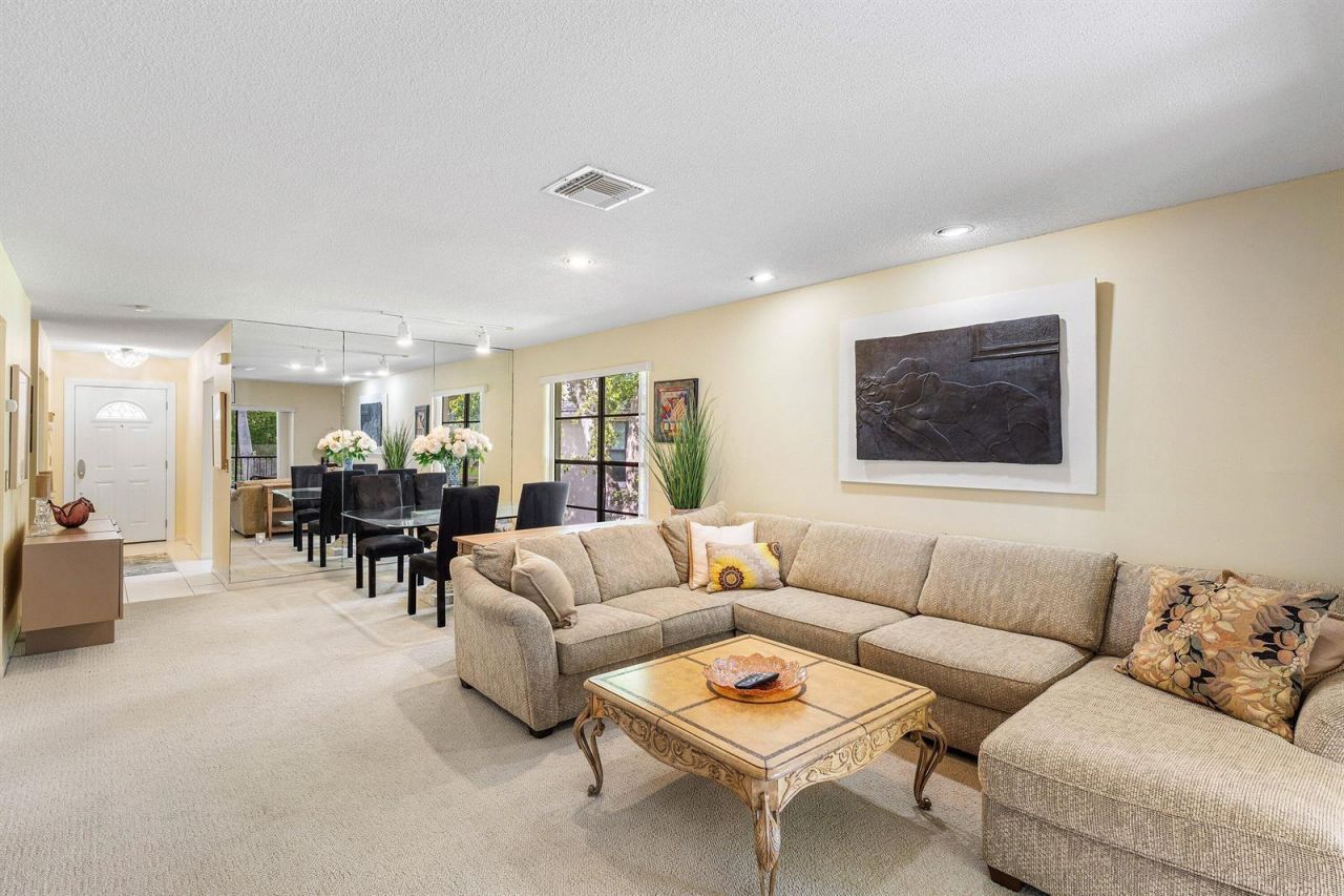 29 Stratford Lane W, Unit B, Boynton Beach, FL 33436 Photo