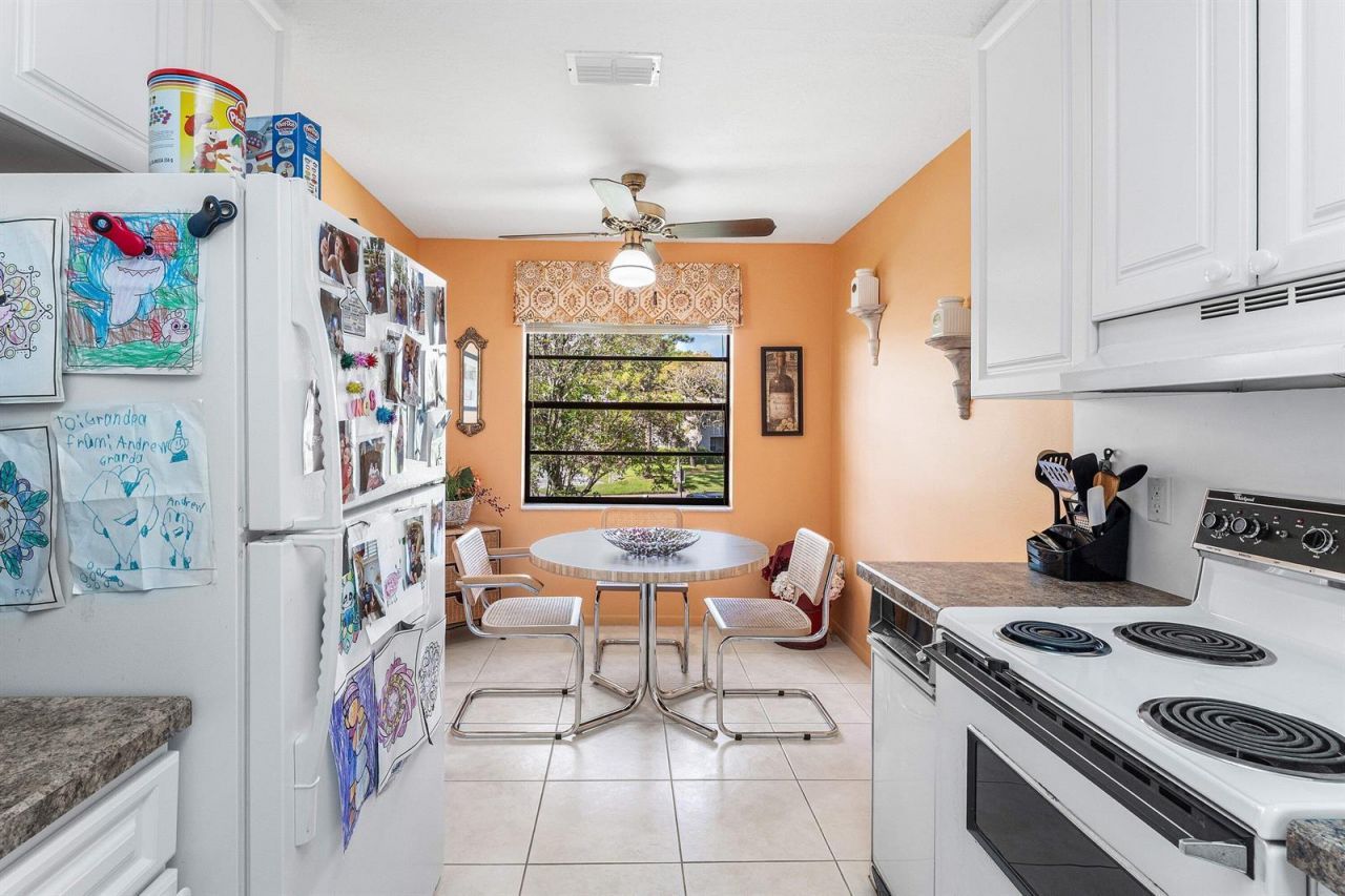 29 Stratford Lane W, Unit B, Boynton Beach, FL 33436 Photo