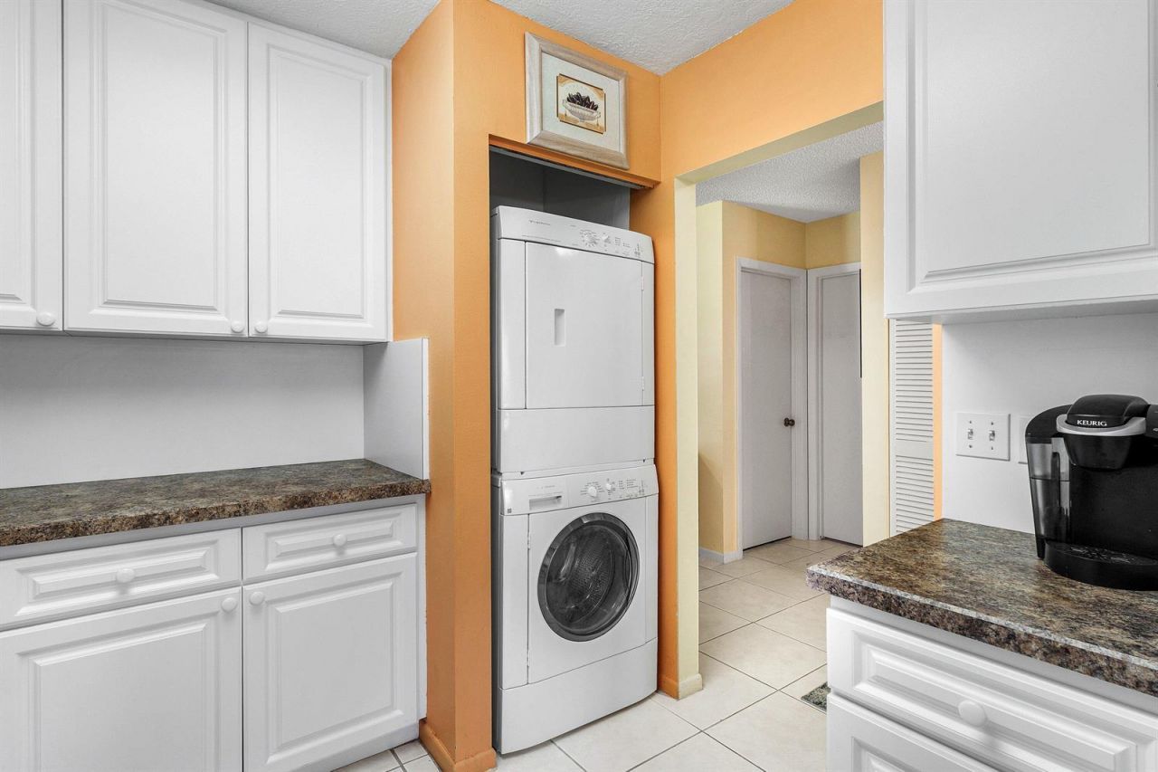 29 Stratford Lane W, Unit B, Boynton Beach, FL 33436 Photo