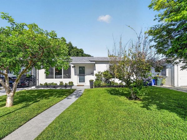 1426 N K Street , Lake Worth, FL 33460