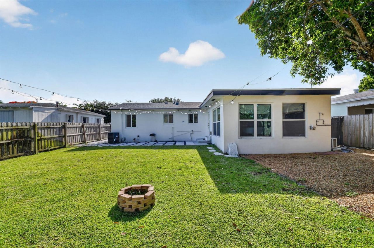 1426 N K Street , Lake Worth, FL 33460 Photo