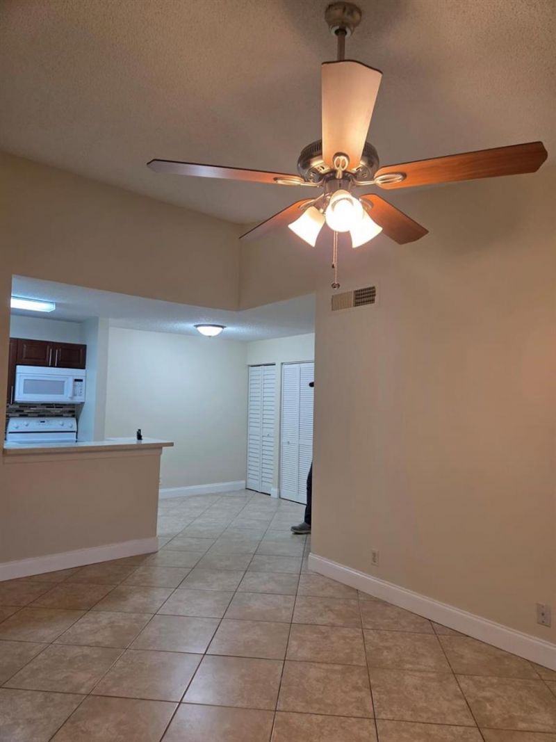 10709 Cleary Boulevard , Unit 304, Plantation, FL 33324 Photo