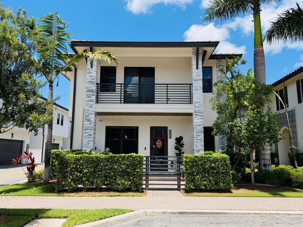 8288 NW 44th Terrace , Doral, FL 33166