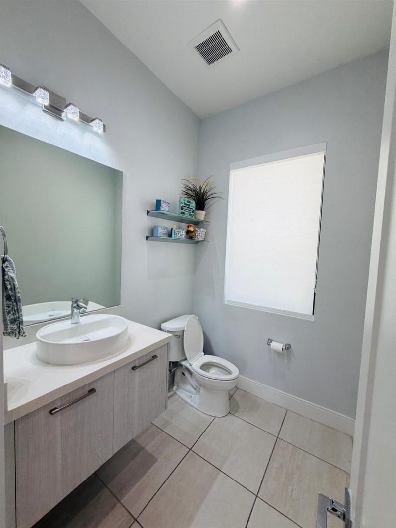 8288 NW 44th Terrace , Doral, FL 33166 Photo