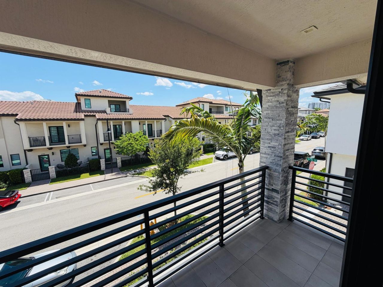 8288 NW 44th Terrace , Doral, FL 33166 Photo