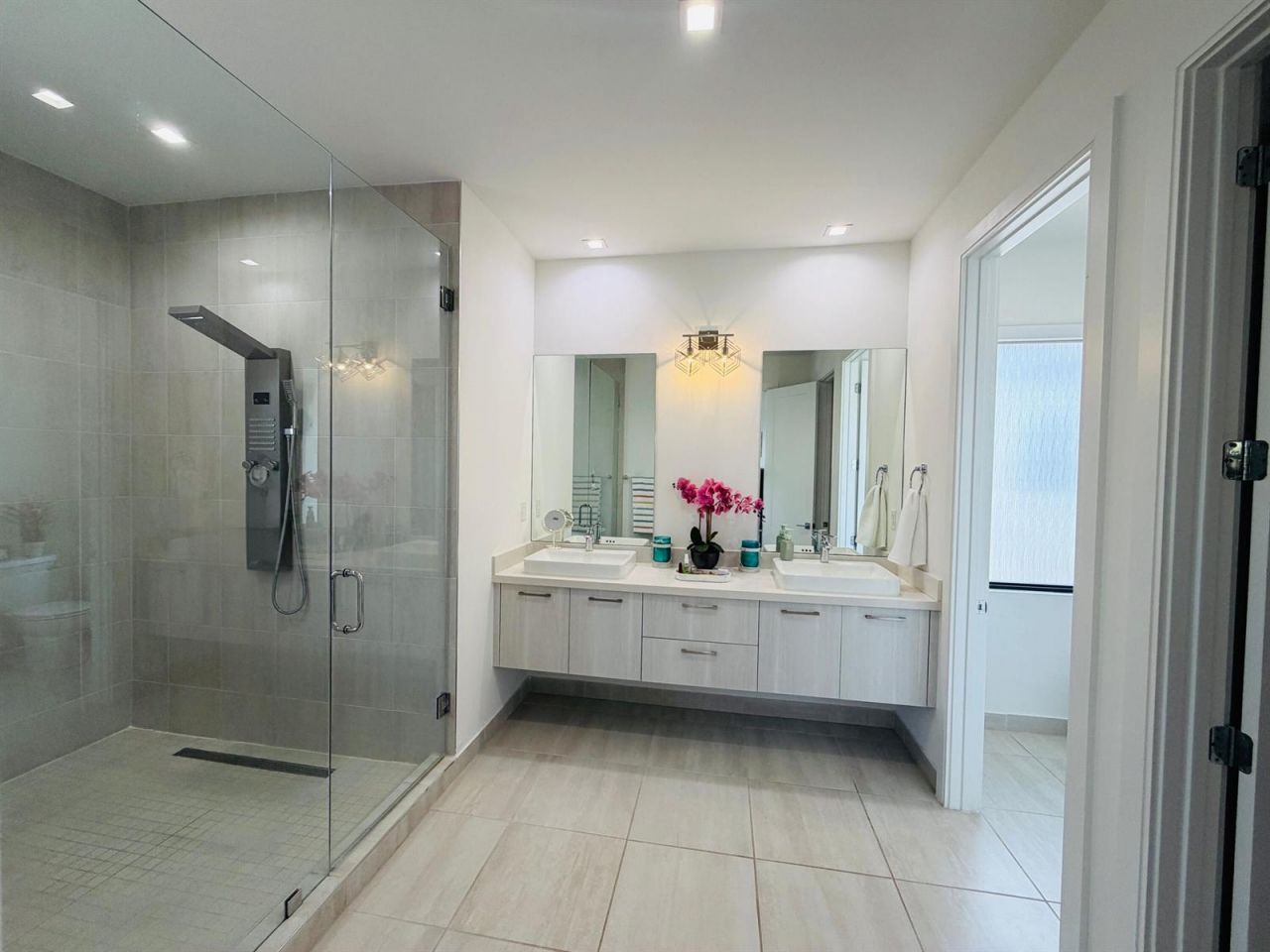 8288 NW 44th Terrace , Doral, FL 33166 Photo