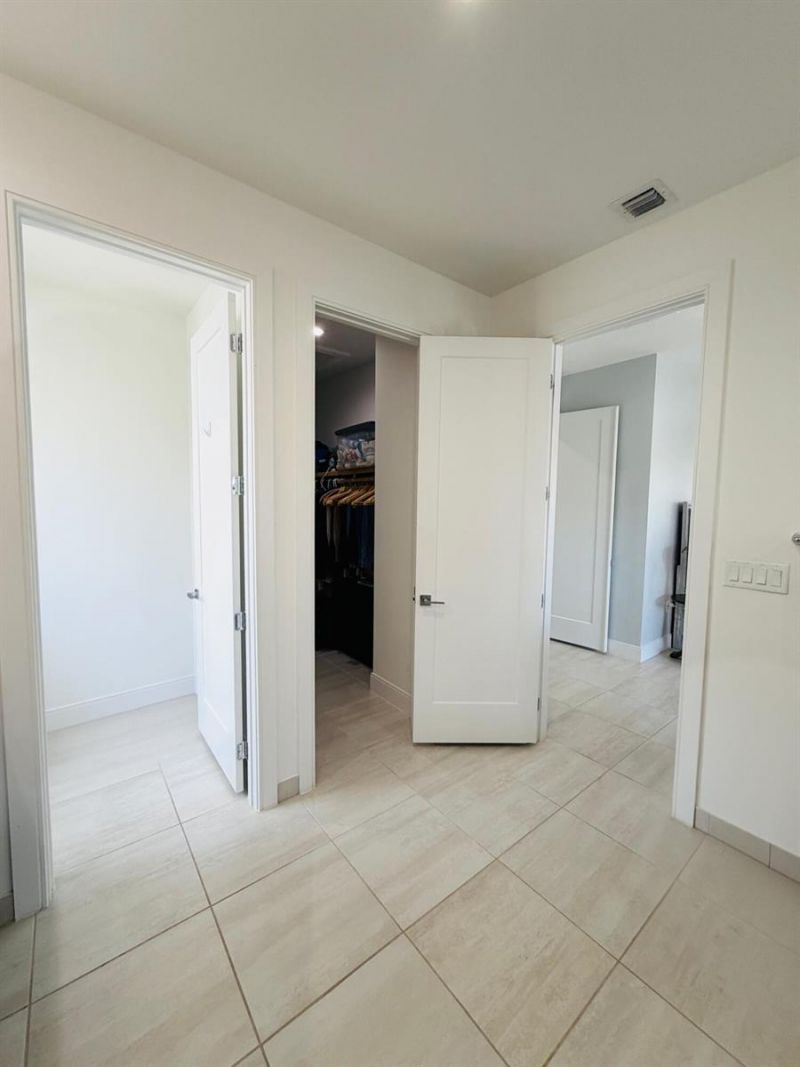 8288 NW 44th Terrace , Doral, FL 33166 Photo