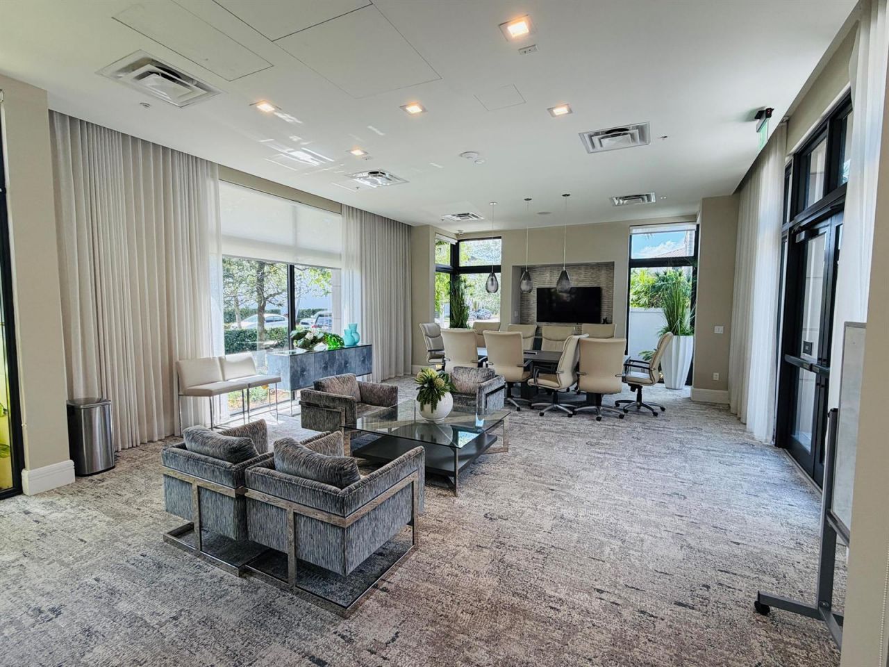 8288 NW 44th Terrace , Doral, FL 33166 Photo