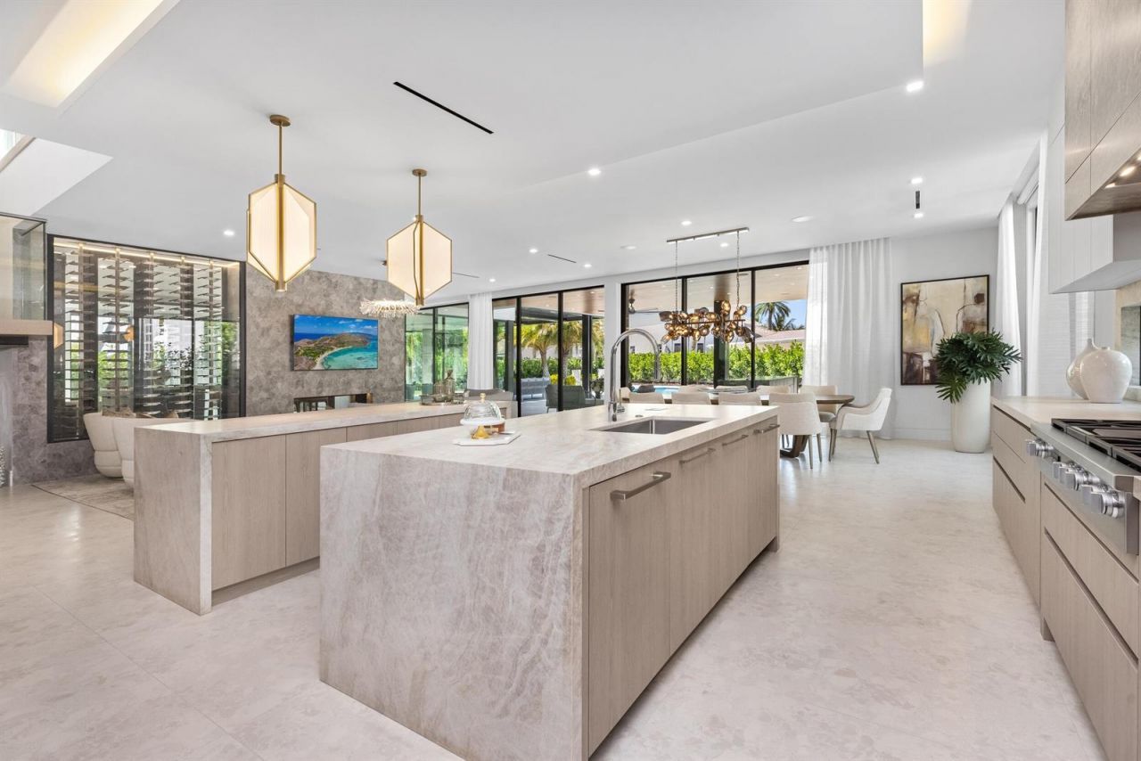 217 Thatch Palm Drive , Boca Raton, FL 33432 Photo