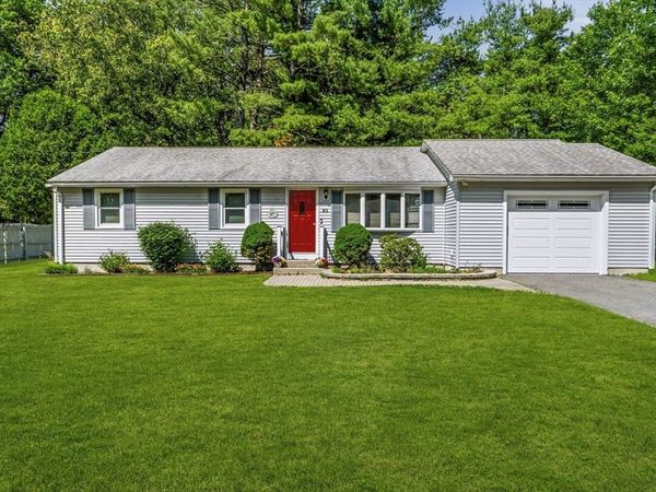 83 Strong St, Easthampton, MA 01027
