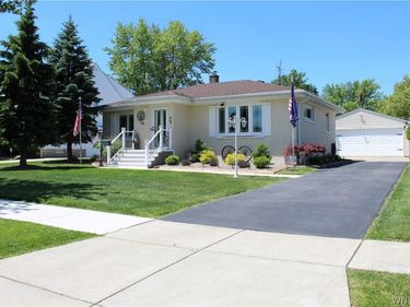 16 Emerson Drive , Buffalo, NY 14226